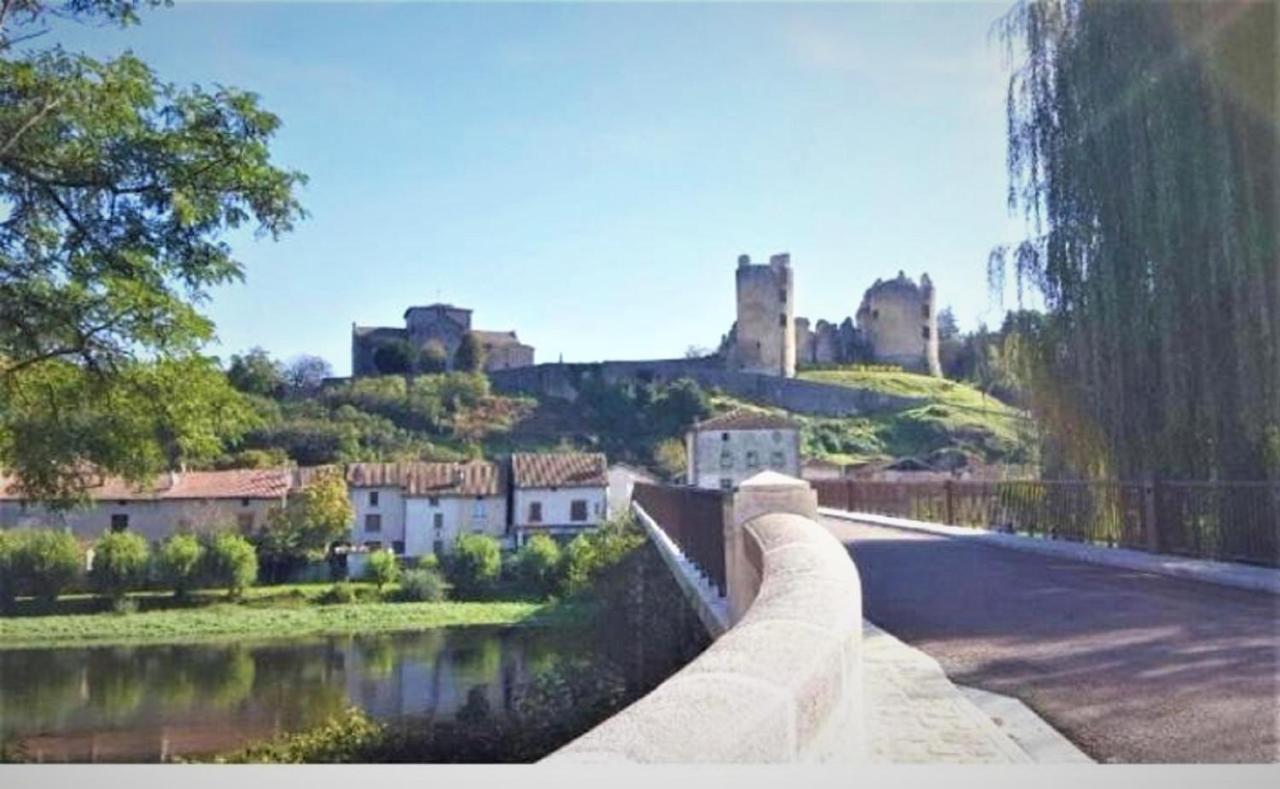 Gite Des Roses Oradour-Fanais Buitenkant foto